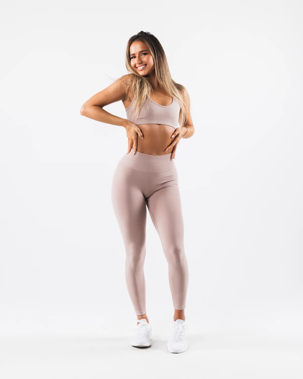 Amplify Contour Bra - Porcelain - Image 4